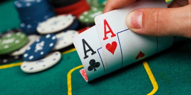 Chơi game Poker chiến thuật